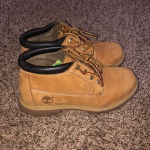 Women’s low top timberlands